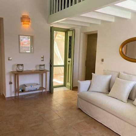 Villa Theoni Chalki Town Exterior foto